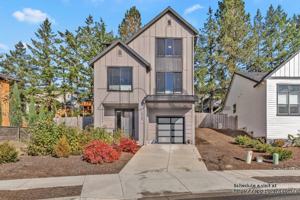featured image of 15387 Se Hawthorne Meadows St