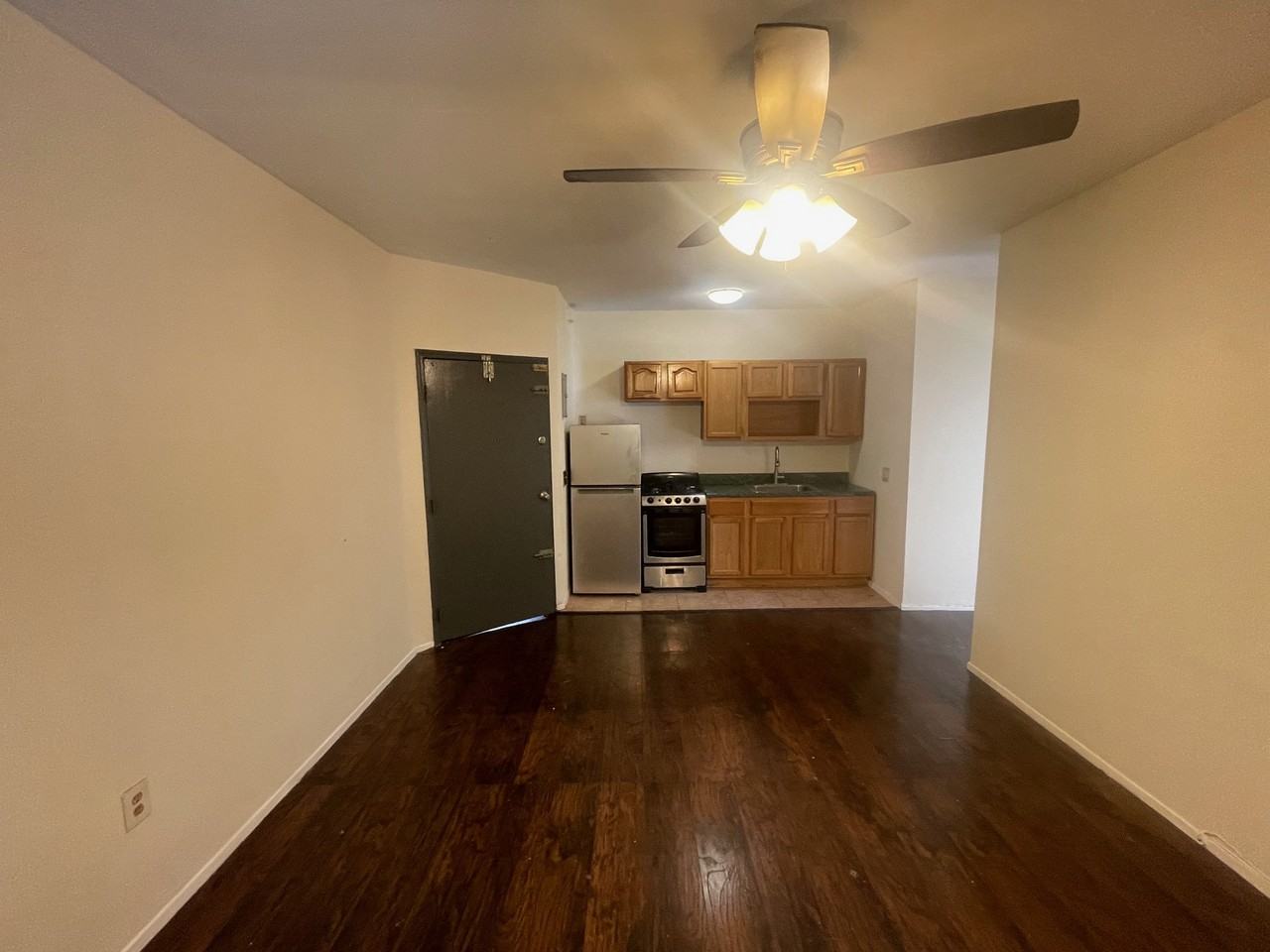 629 Glenmore Avenue #2F - Photo 3 of 10