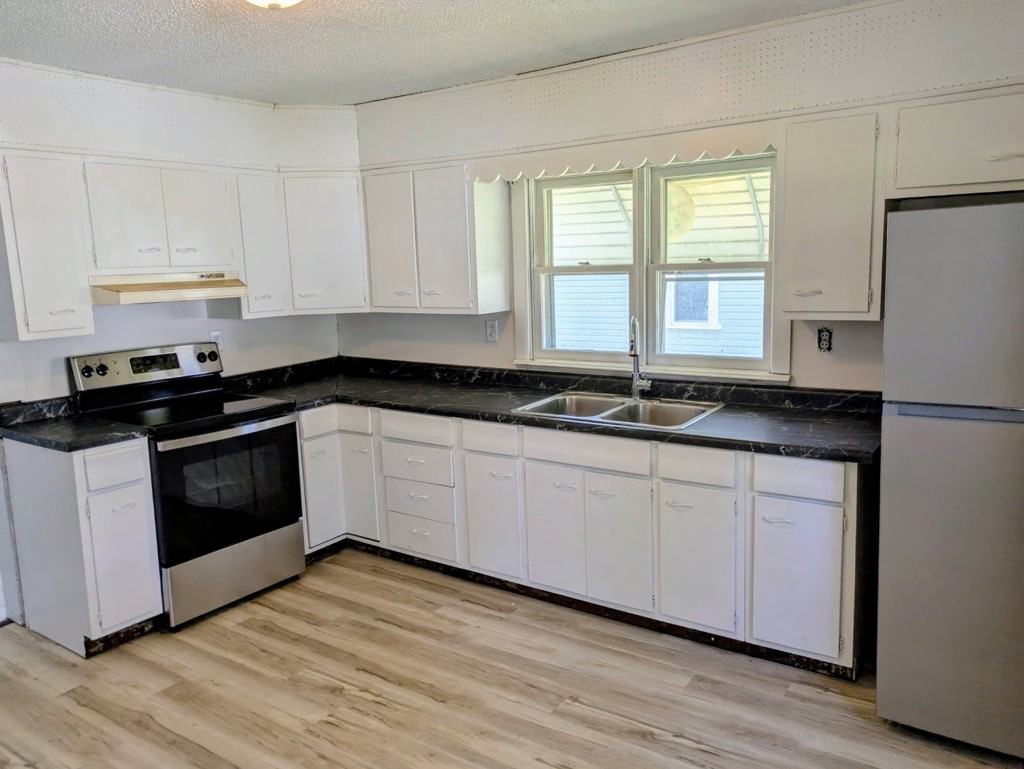 2312 East Yale Avenue - Photo 7 of 9