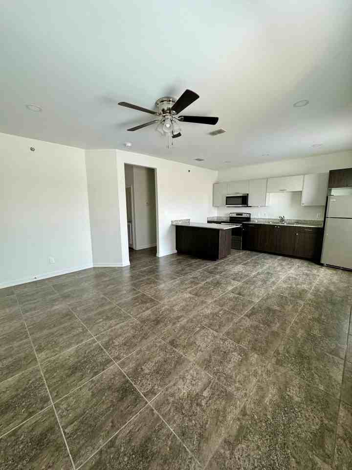 300 Sylvia Handy Dr #205 - Photo 4 of 7