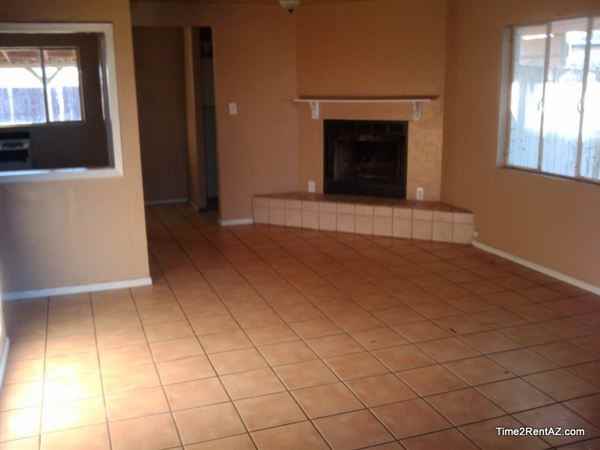 3015 W Rancho Dr - Photo 3 of 10