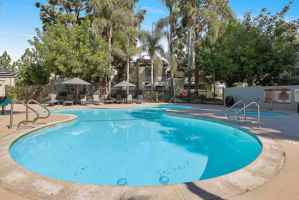 featured image of 1733 Cochran St