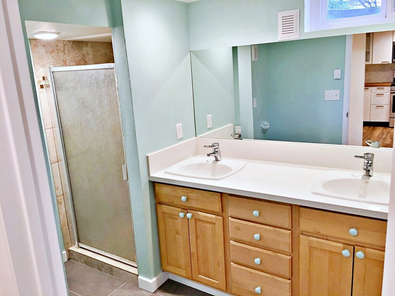 5404 Ne 54th Ave #B - Photo 5 of 24