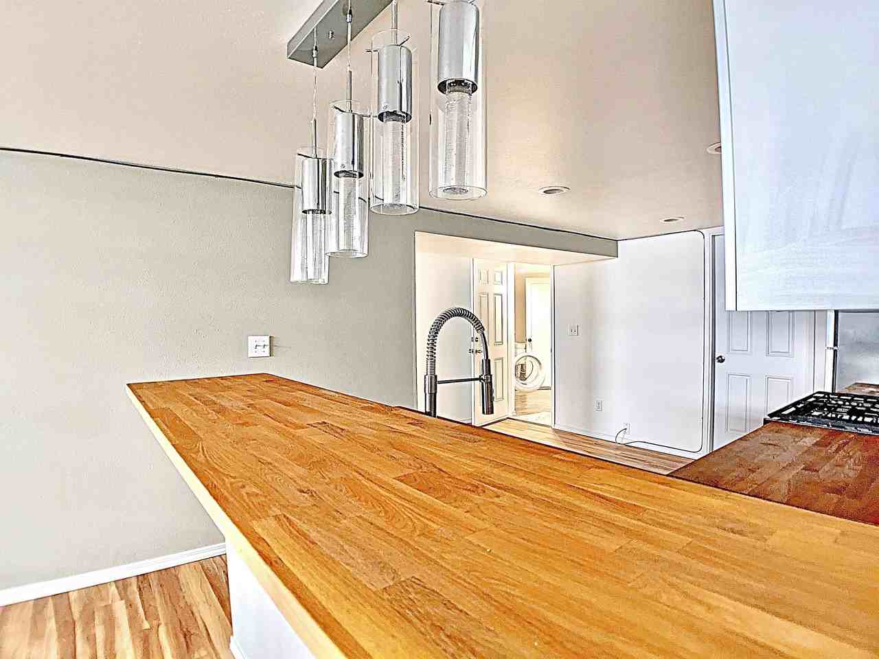 5404 Ne 54th Ave #B - Photo 3 of 24