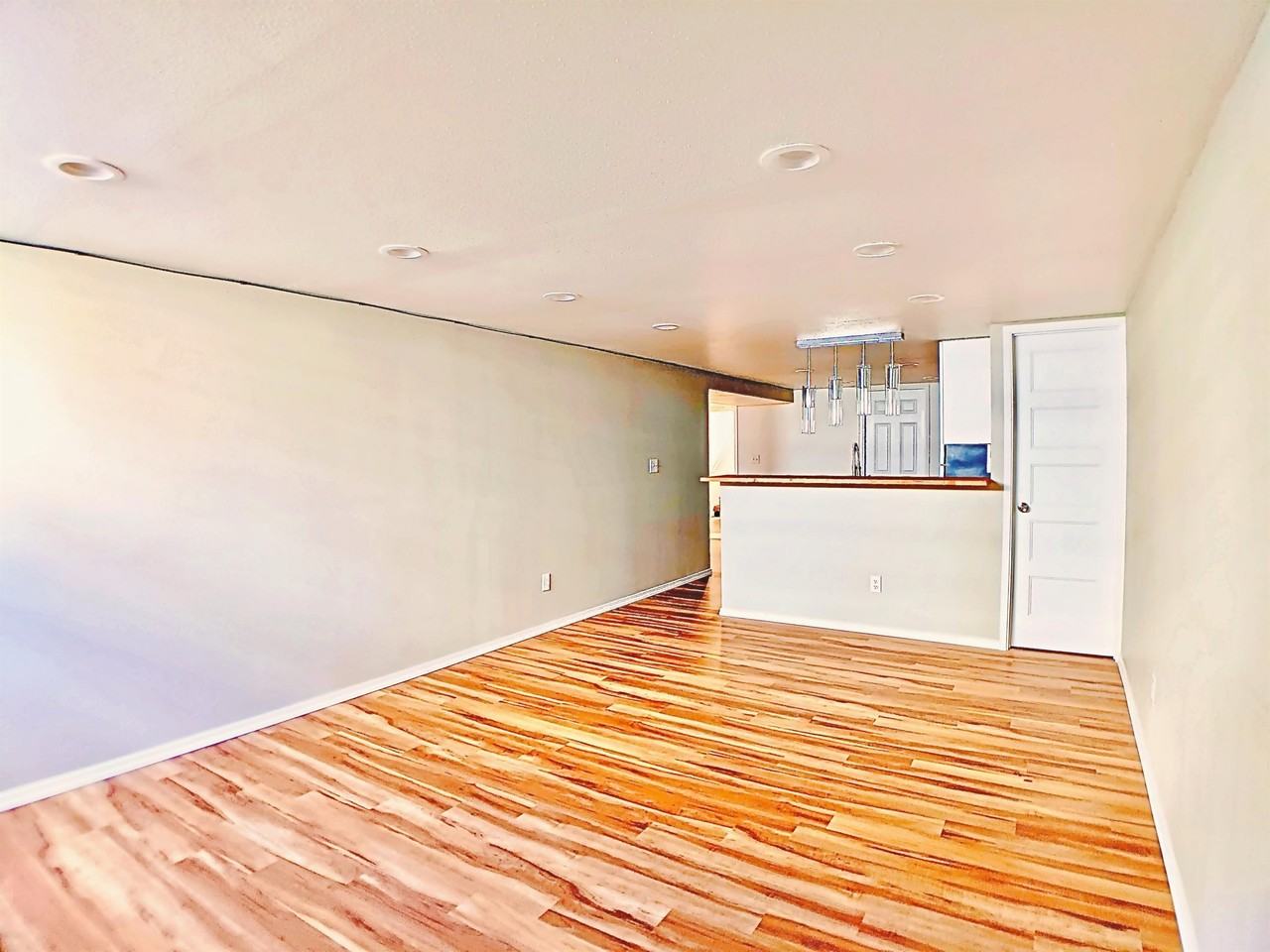 5404 Ne 54th Ave #B - Photo 2 of 25
