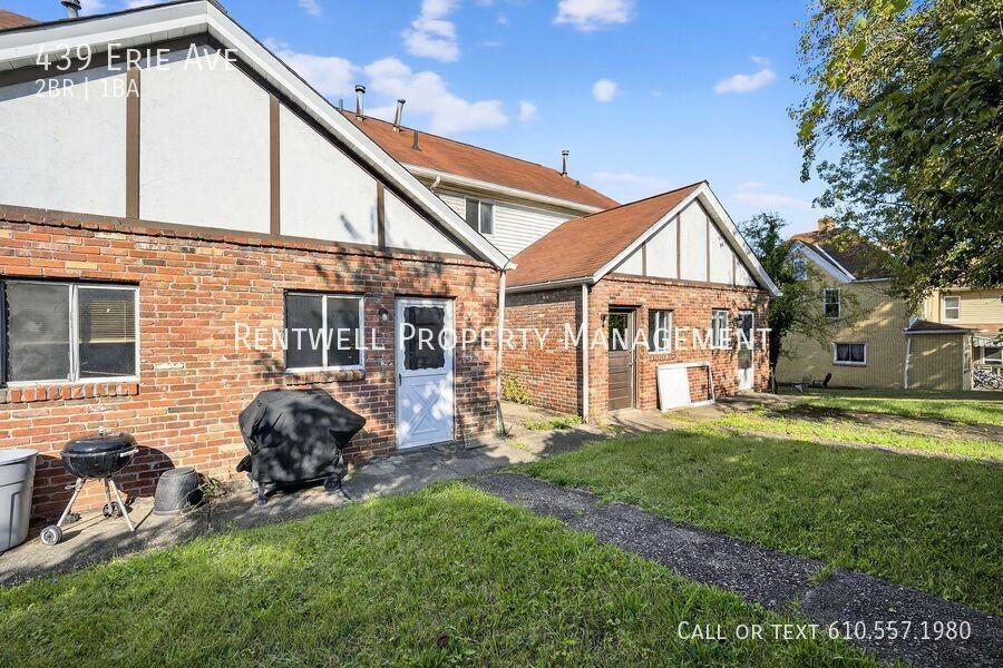 439 Erie Ave - Photo 3 of 17