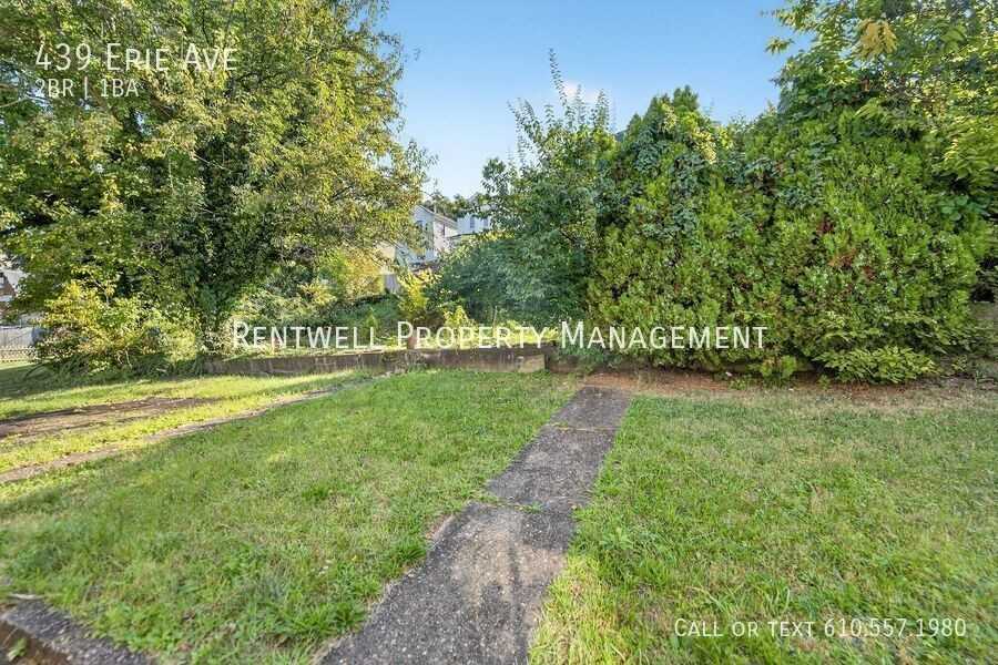 439 Erie Ave - Photo 4 of 17