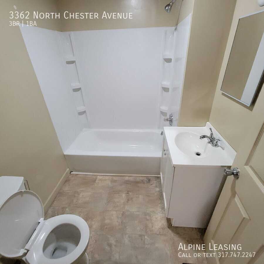 3362 N Chester Ave - Photo 3 of 7