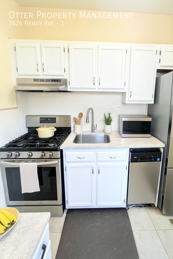 3426 Henry Ave #1 - Photo 2 of 25