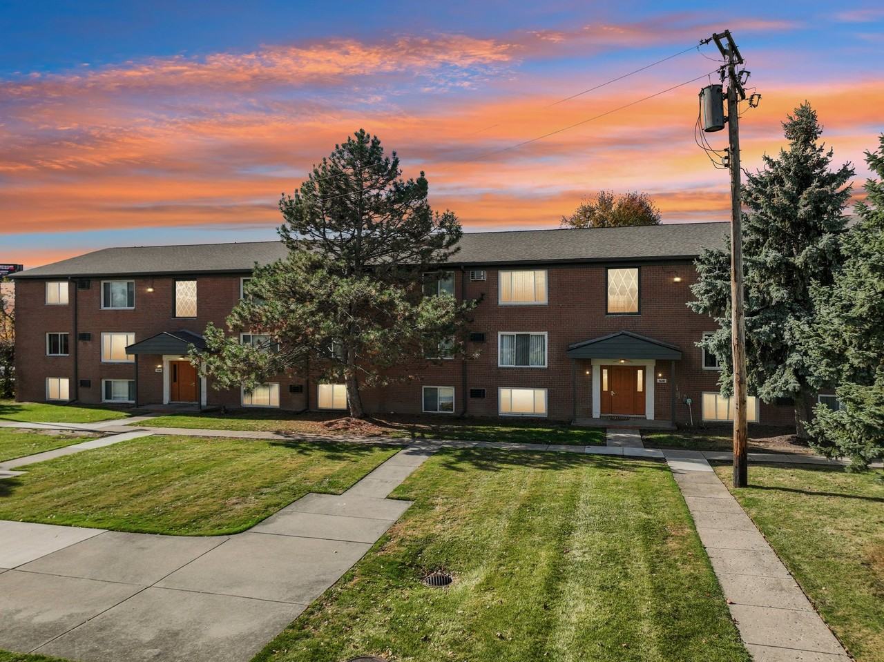 The Loop on Greenfield - Photo 7 of 10