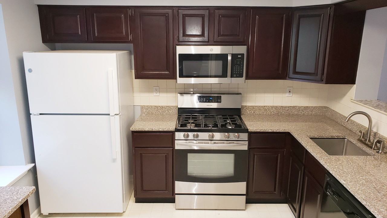 6 Halstead Pl #6 - Photo 6 of 18