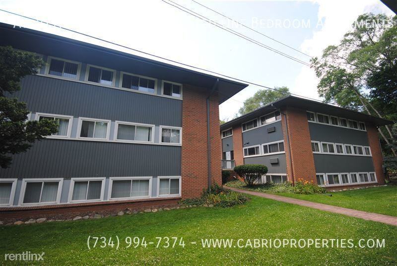 1000 Atrio Apartments - Photo 2 of 15