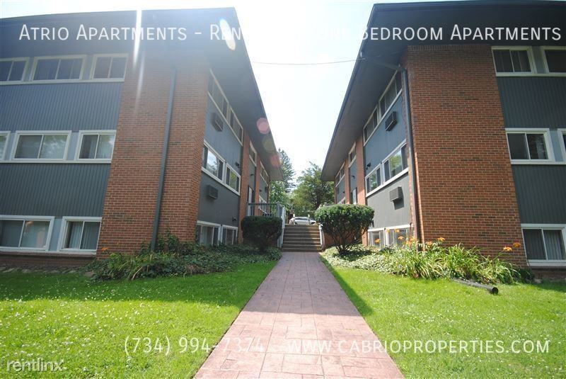 1000 Atrio Apartments - Photo 6 of 15