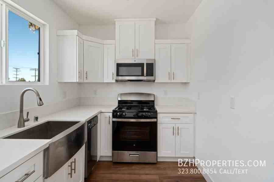 6338 Beck Ave #6338-1-2 - Photo 4 of 18