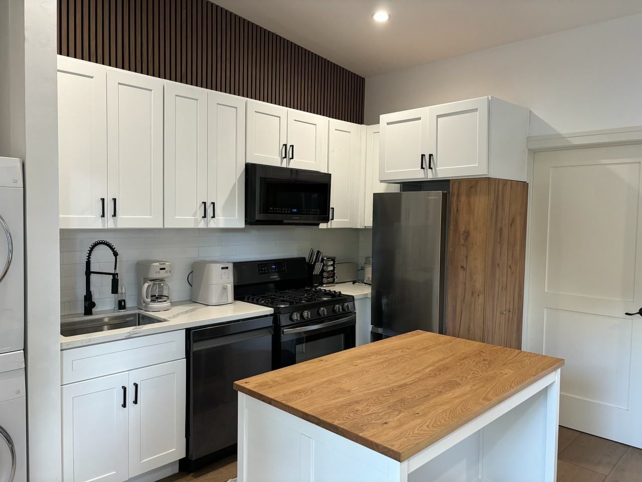 9151 White Oak Ave #POOL