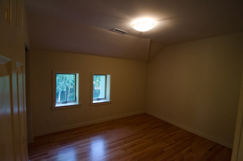 96 Hillside Ave - Photo 5 of 6