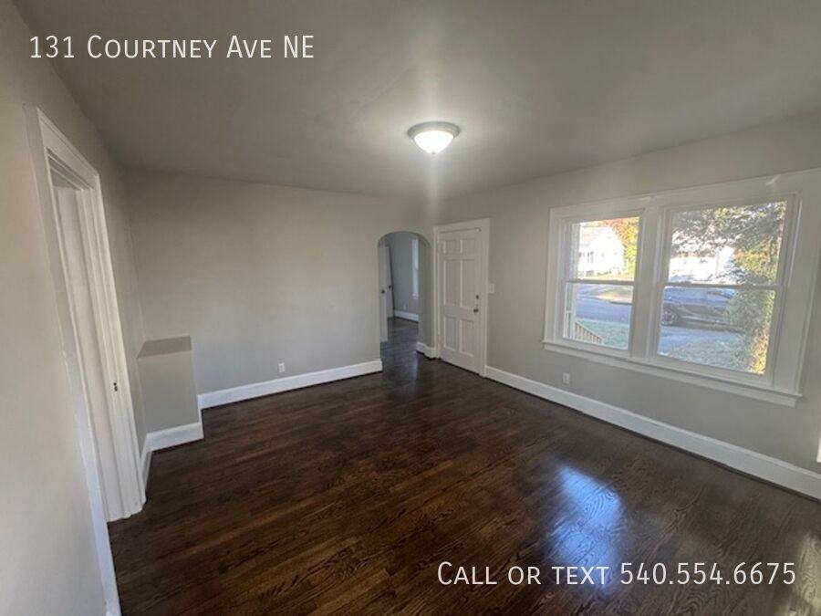 131 Courtney Ave Ne - Photo 3 of 17