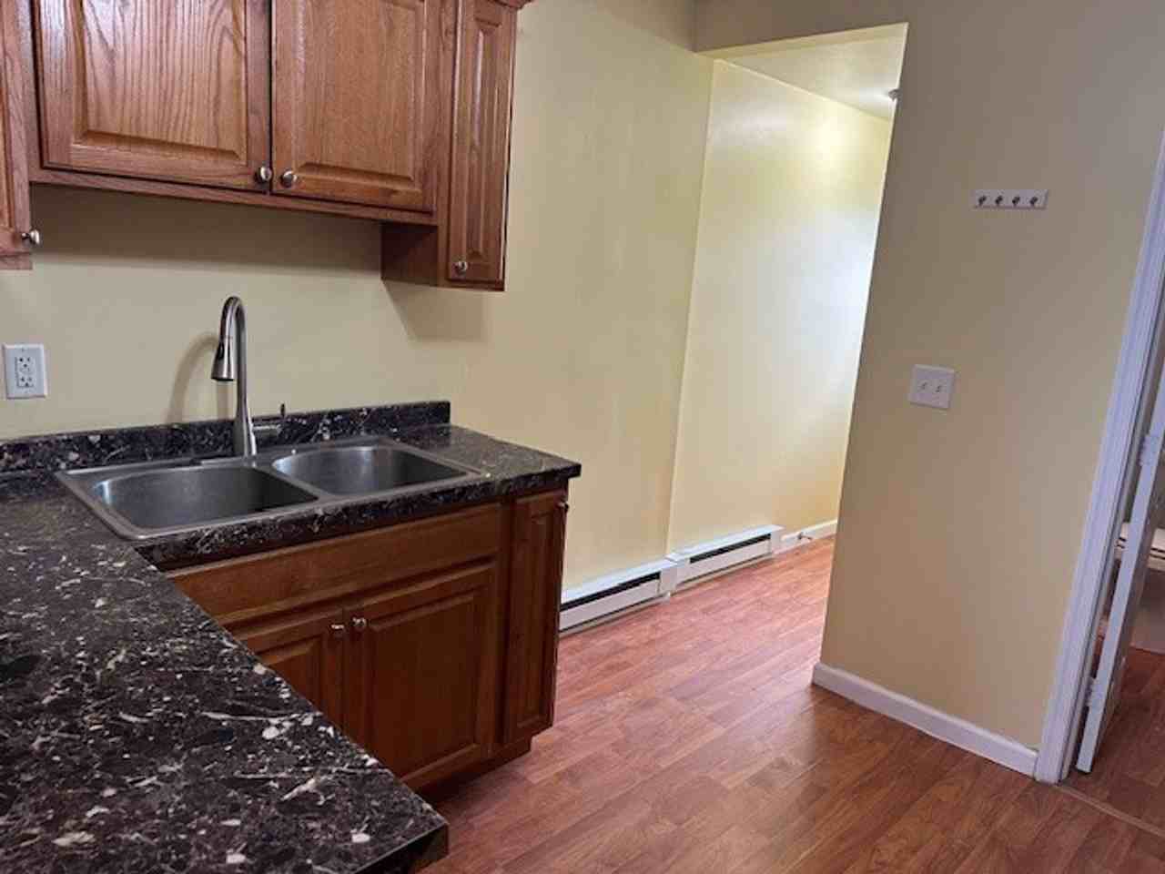 206 W Main St - Photo 6 of 10