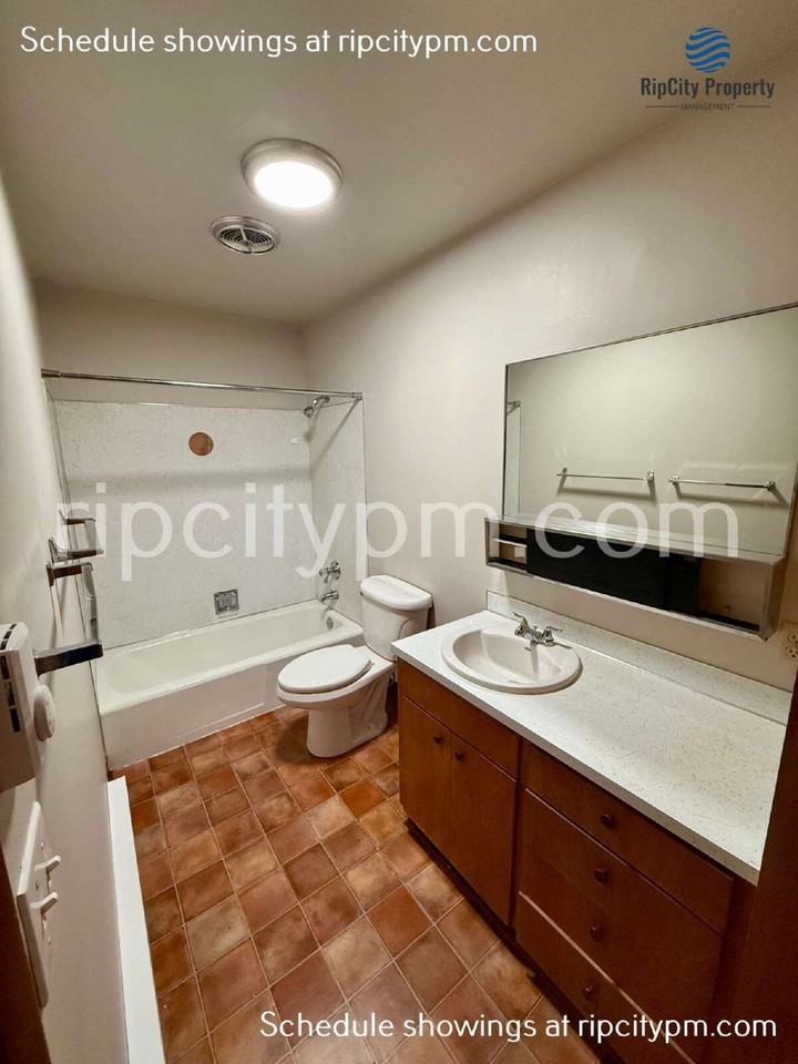 21723 Se Alder Dr #6 - Photo 7 of 11