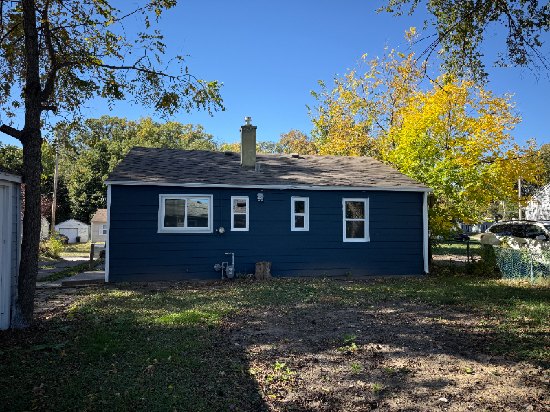 1026 38th St - Photo 3 of 16