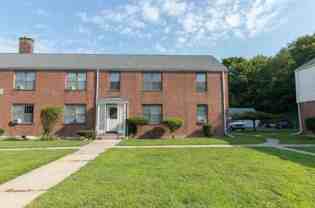 35 Nob Hill Cir #D - Photo 1 of 1