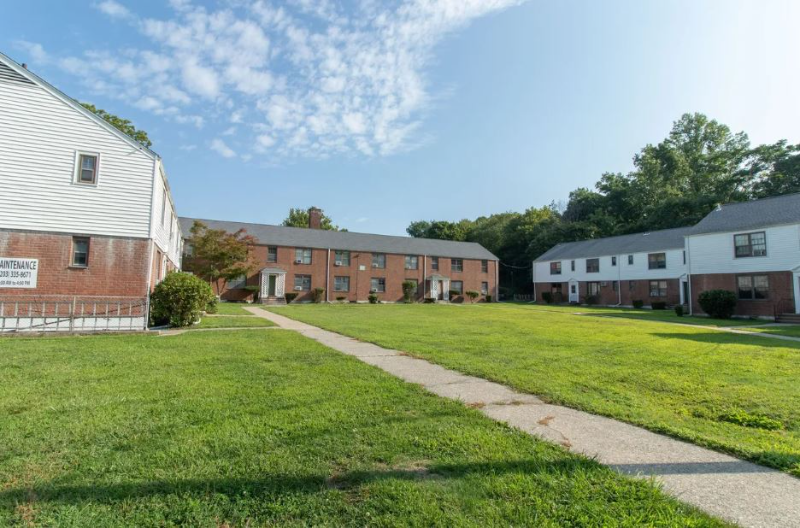 35 Nob Hill Cir #D - Photo 2 of 20