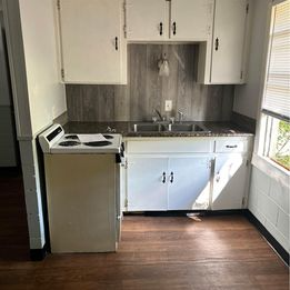 103 Gause St #B - Photo 2 of 4