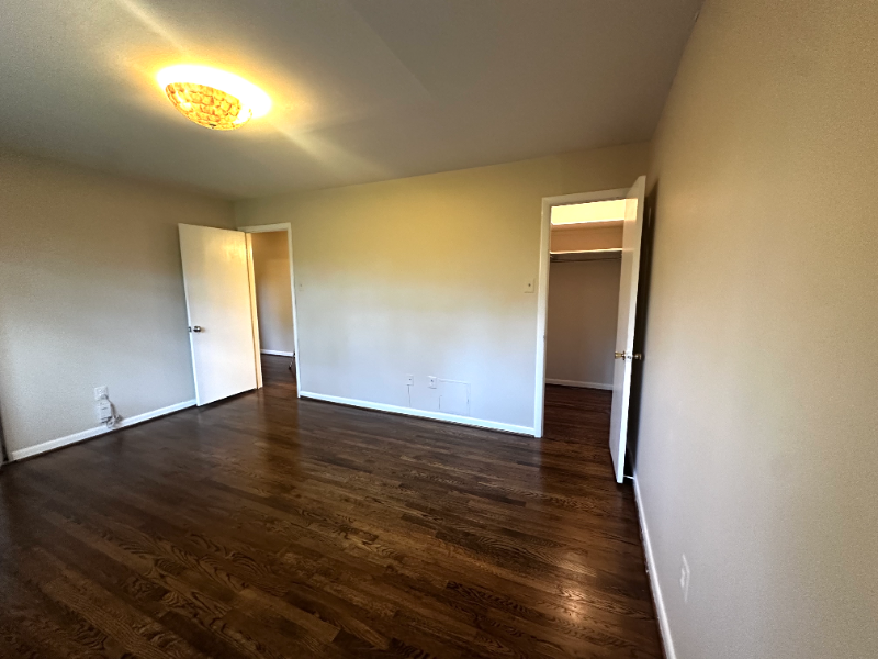 10507 Weymouth St #102 - Photo 5 of 12