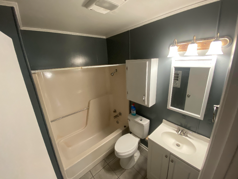 409 Fieldcrest Dr - Photo 4 of 10