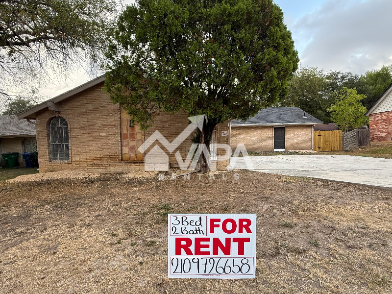 12407 Statehouse St - Photo 3 of 19