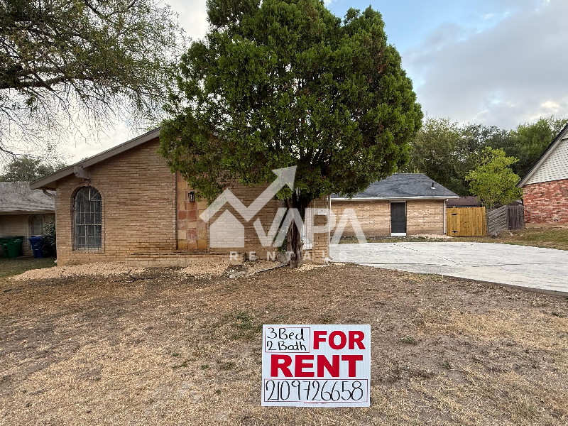 12407 Statehouse St - Photo 4 of 19