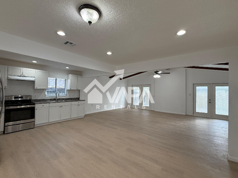 12407 Statehouse St - Photo 7 of 19