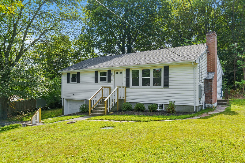 447 Main St - Photo 3 of 44