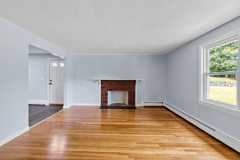 447 Main St - Photo 5 of 44