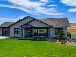 featured image of 34577 Eagle Crest Dr