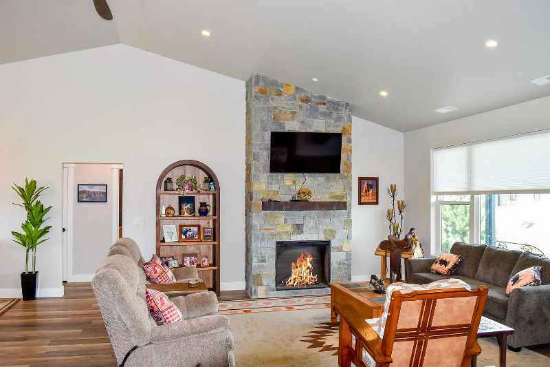 34577 Eagle Crest Dr - Photo 3 of 16