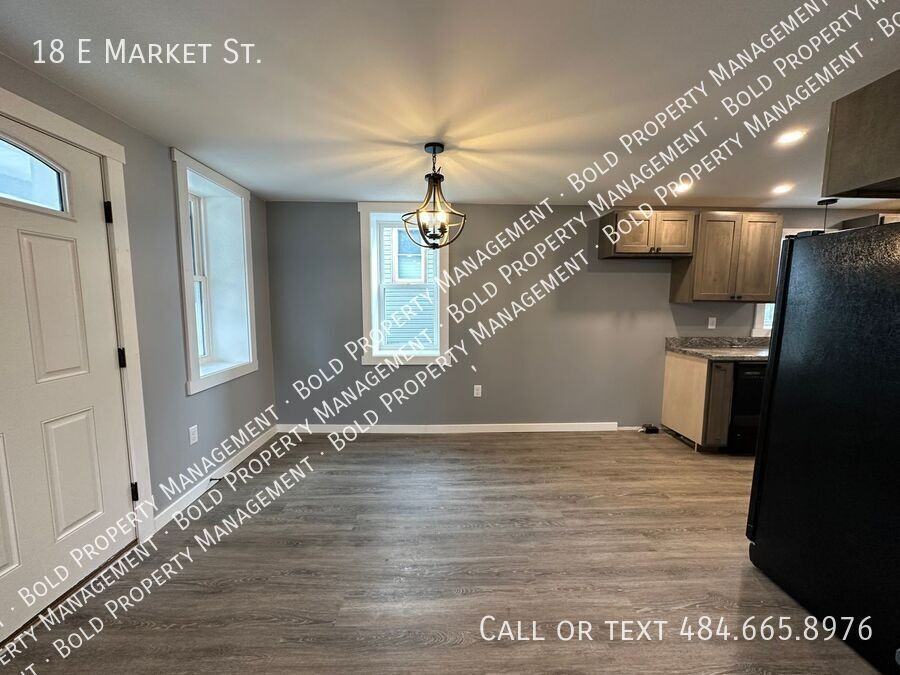 18 E Market St - Photo 4 of 15