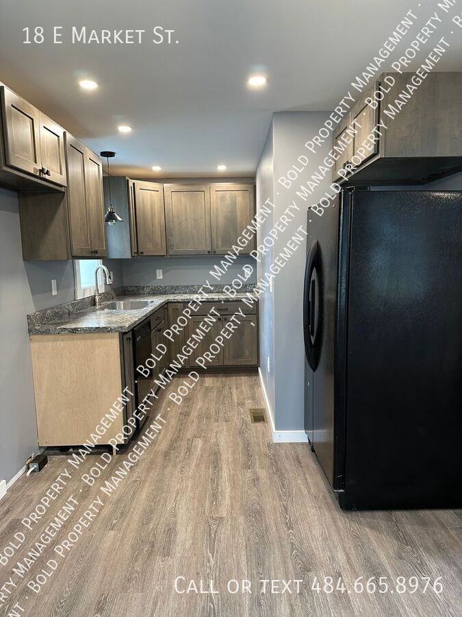 18 E Market St - Photo 5 of 15