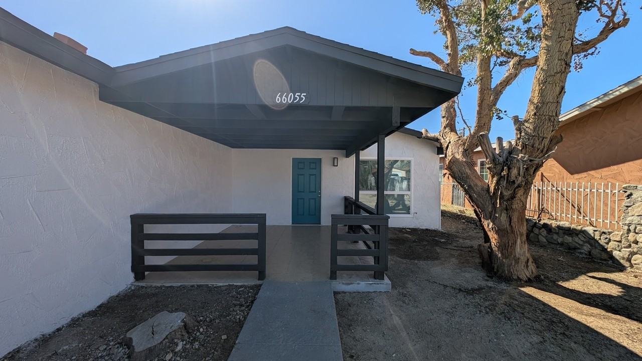 66055 Flora Avenue - Photo 2 of 21