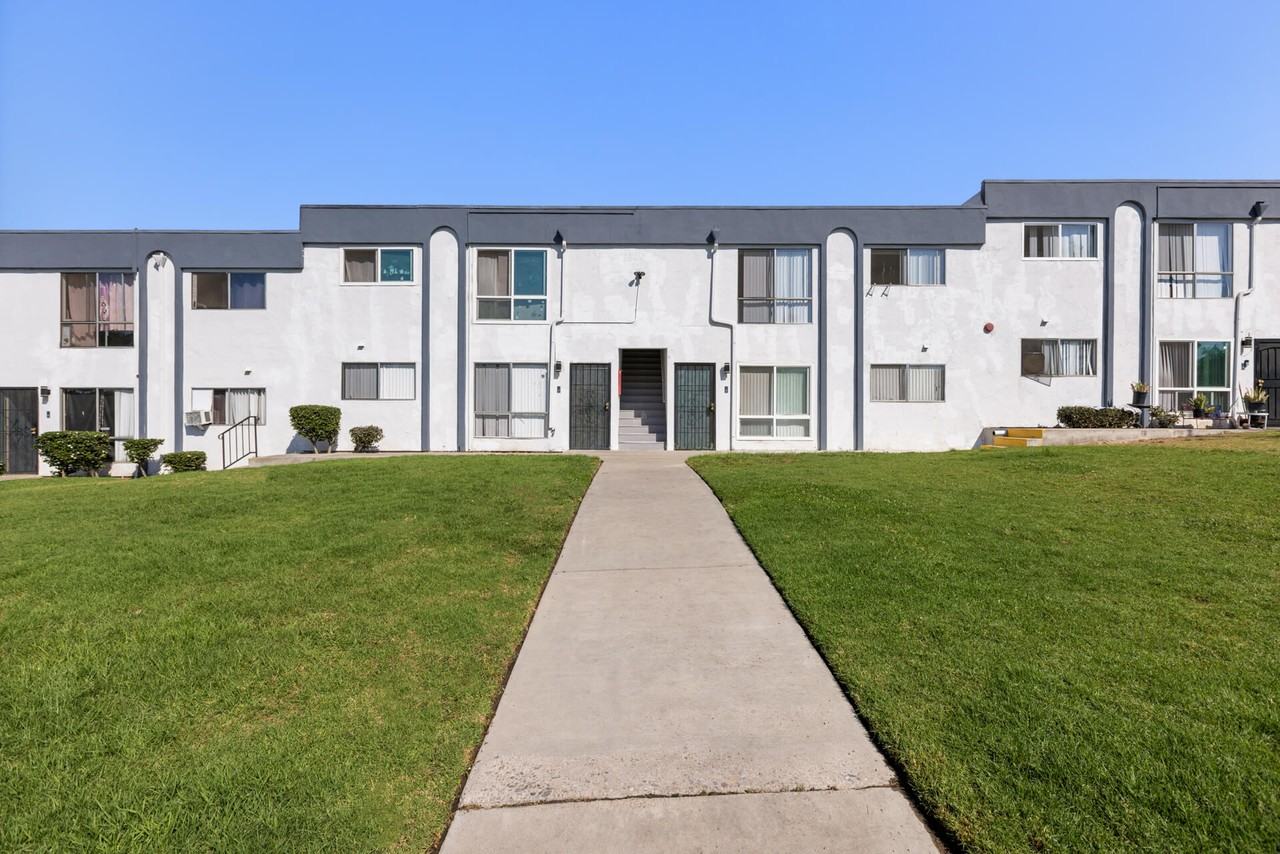 Mar at Laurel - Photo 2 of 20