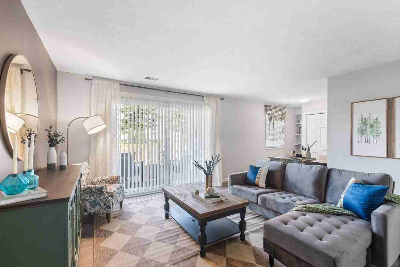 Lake Castleton Apartments - Photo 5 of 24