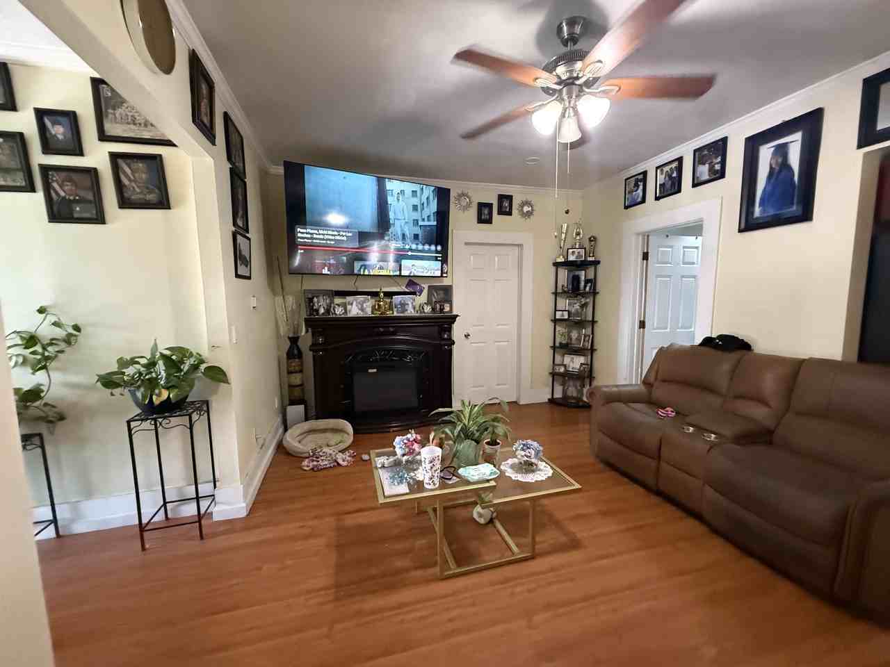 2136-2138 Harrison Ave - Photo 7 of 10