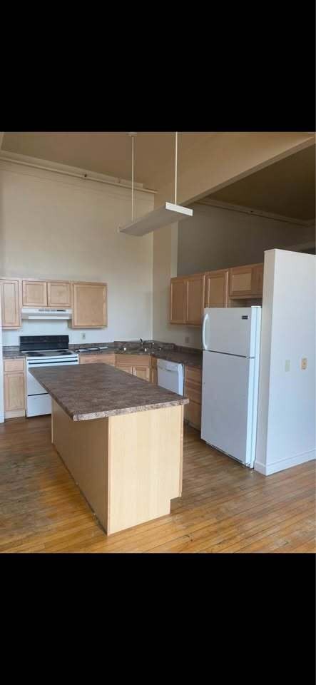 101 North 56th Avenue West - Photo 2 of 4
