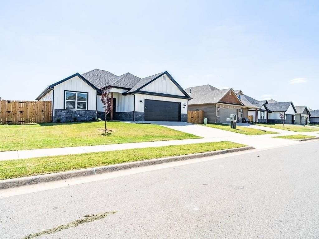 1041 Monarch Rd - Photo 2 of 23