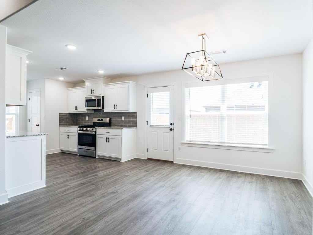 1041 Monarch Rd - Photo 5 of 23