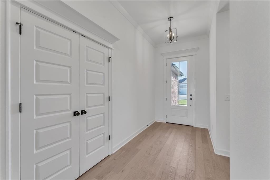 2401 Abbott Ln - Photo 2 of 41