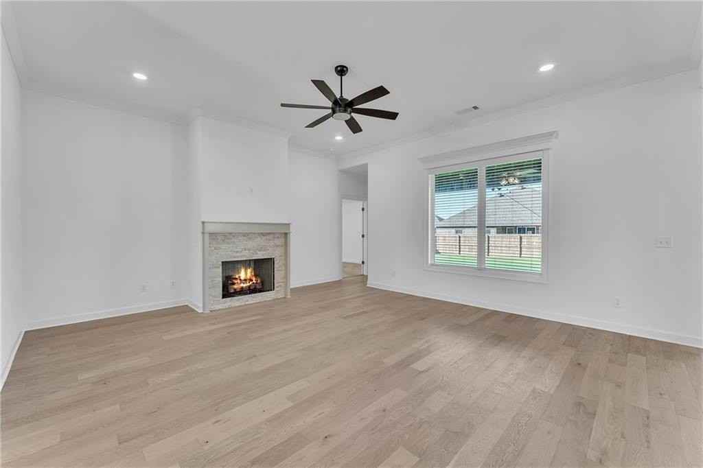 2401 Abbott Ln - Photo 4 of 41