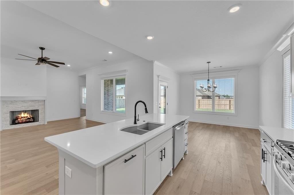 2401 Abbott Ln - Photo 5 of 41