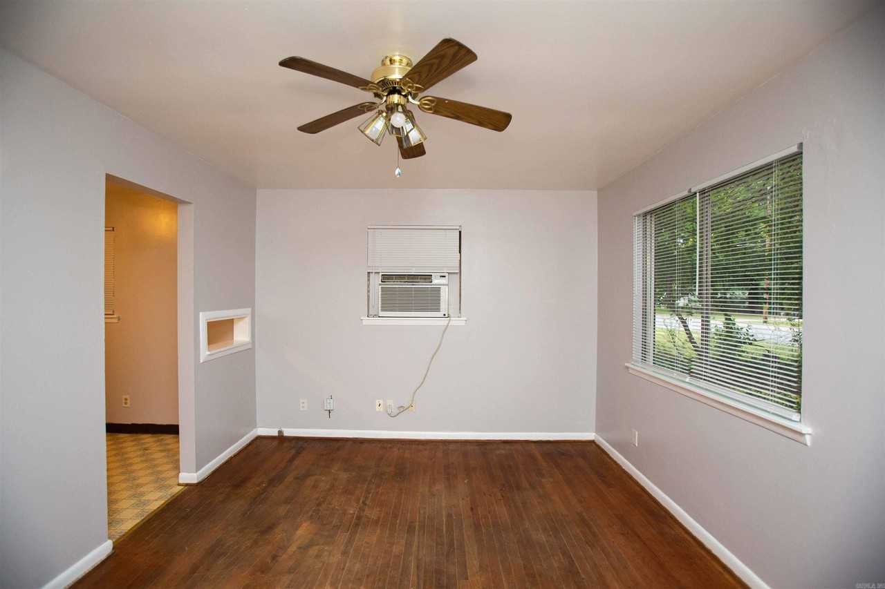 5607 Alpha St - Photo 3 of 13