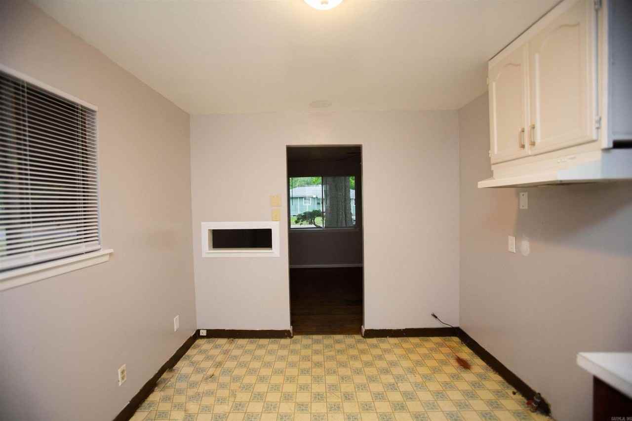 5607 Alpha St - Photo 6 of 13